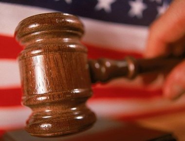 ΗΠΑ: Αμερικανός δικαστής δωροδοκούνταν με έρωτα, χάπια και μετρητά